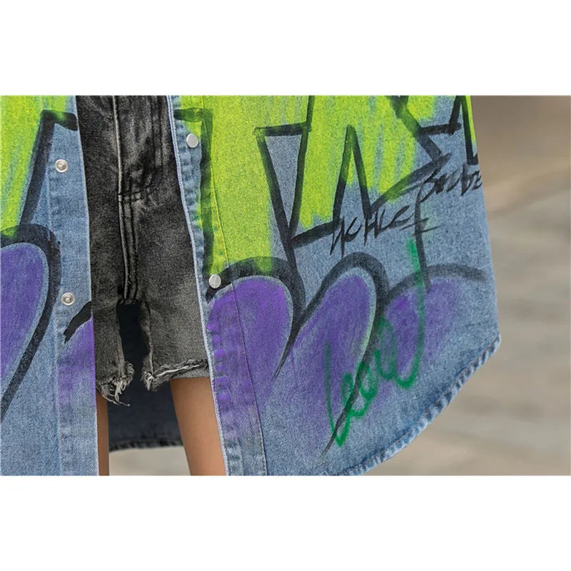 Jaqueta Jeans Grafitada Feminina De Botão Para o Inverno